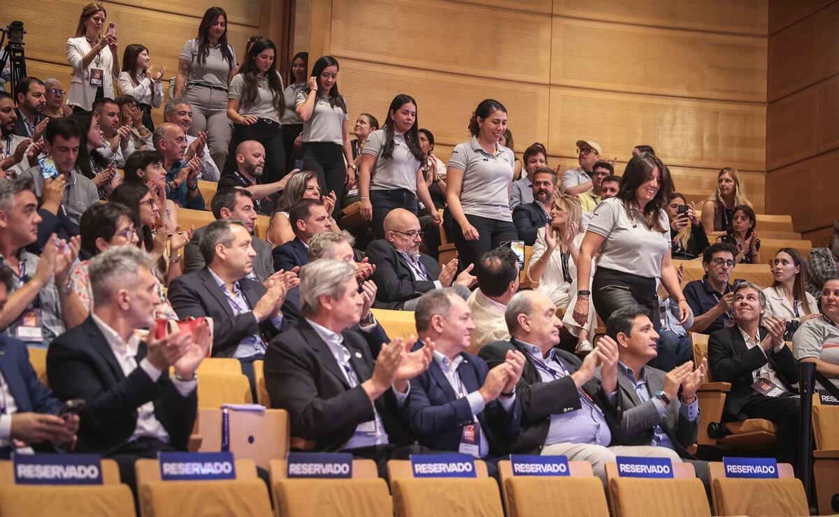 "Conductoras" de Scania celebró la graduación de su séptimo grupo 4 Scania y la graduacion del septimo grupo