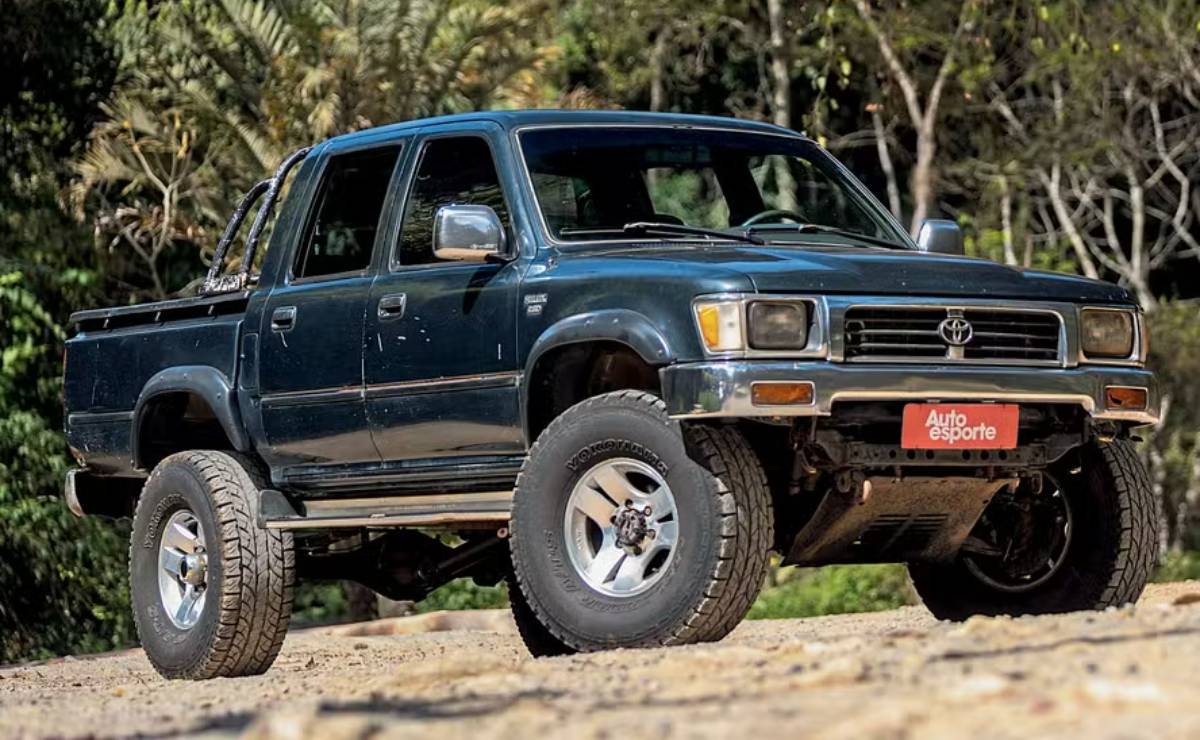 Toyota Hilux de 1998 perfil