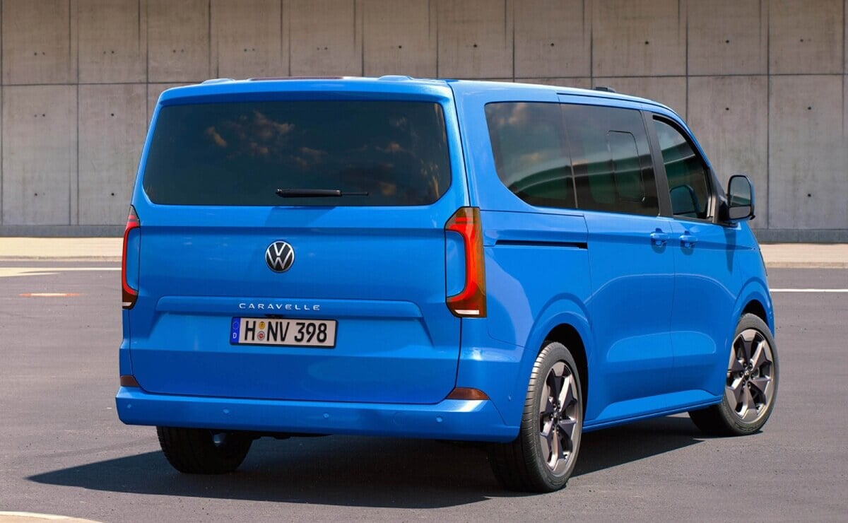 Con gran relación precio-equipamiento: Volkswagen presentó un renovado utilitario 3 Volkswagen Caravelle perfil
