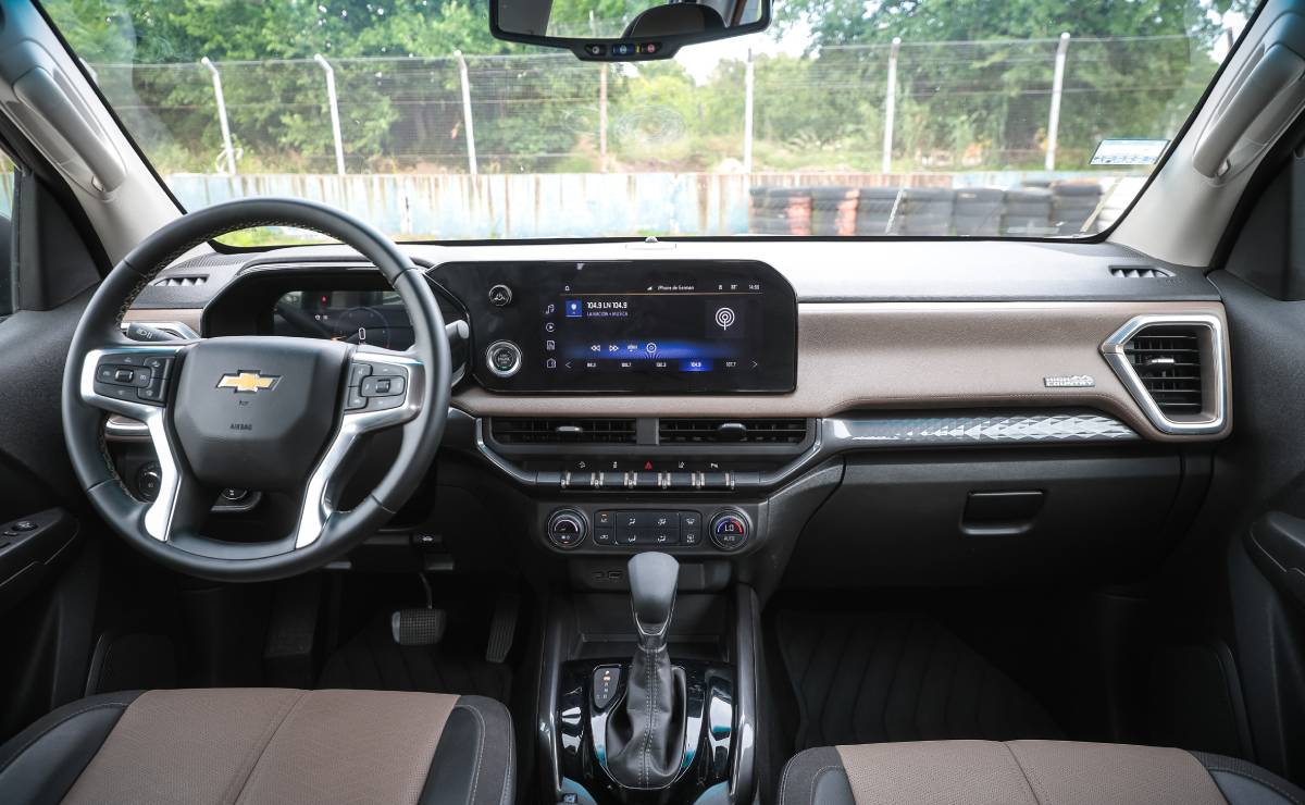 Chevrolet S10 interior