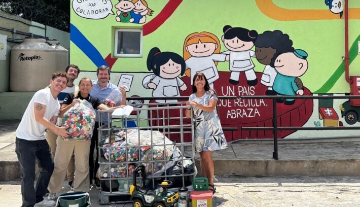 Mercedes-Benz Camiones y Buses refuerza su compromiso con la Fundación Garrahan