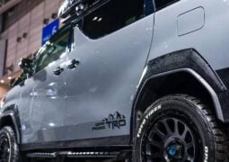 Toyota Alphard, la minivan única