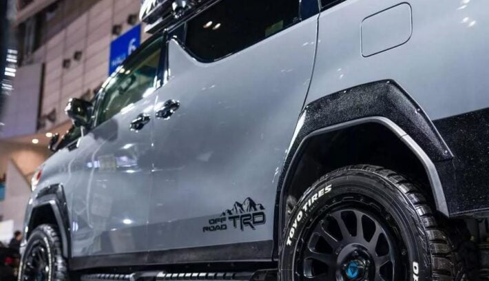 Toyota Alphard, la minivan única