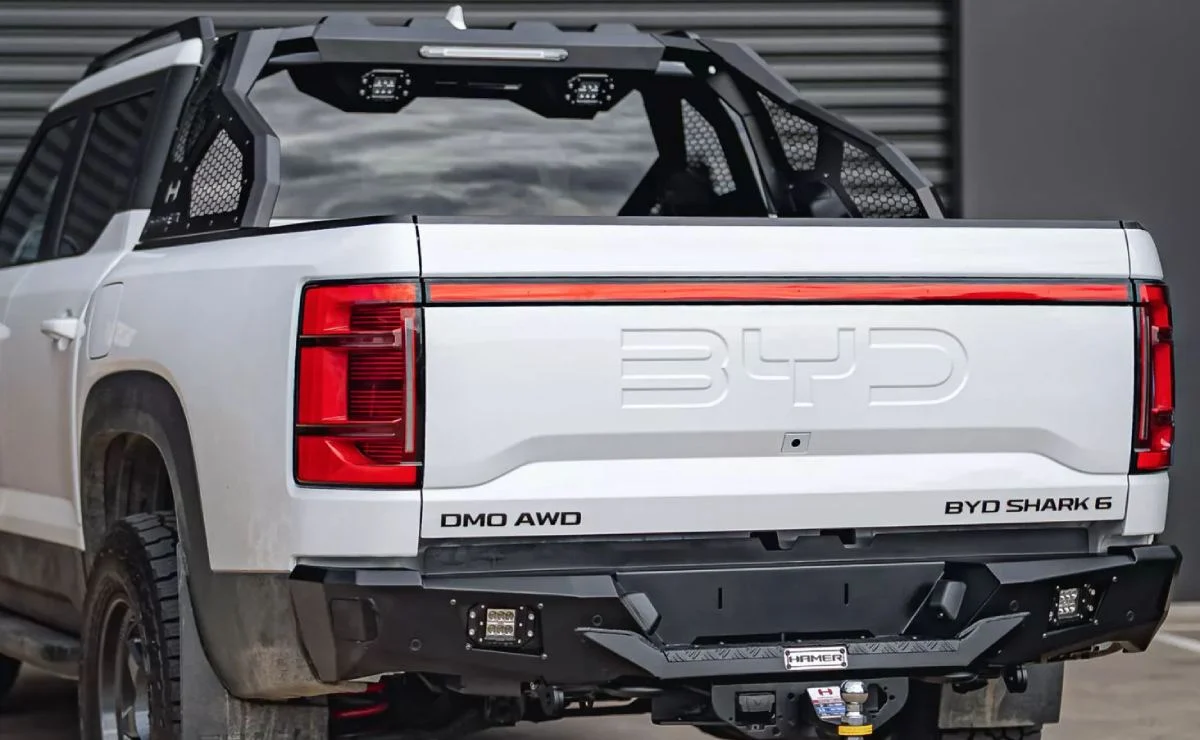 BYD Shark 6: la pick up híbrida china va por Toyota Hilux 4 BYD Shark 6 parte trasera