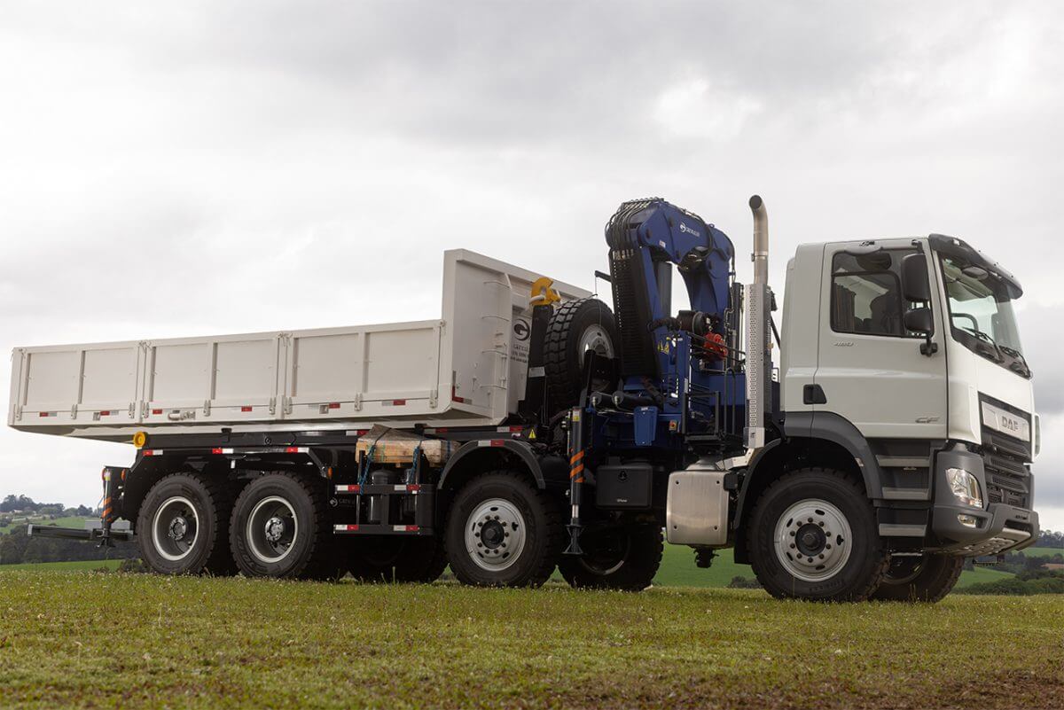 DAF desarrolla el CF Minería 8x4 2 en 1, una solución extrema para operaciones de oro 4 DAF CF Mineracao Suriname perfil