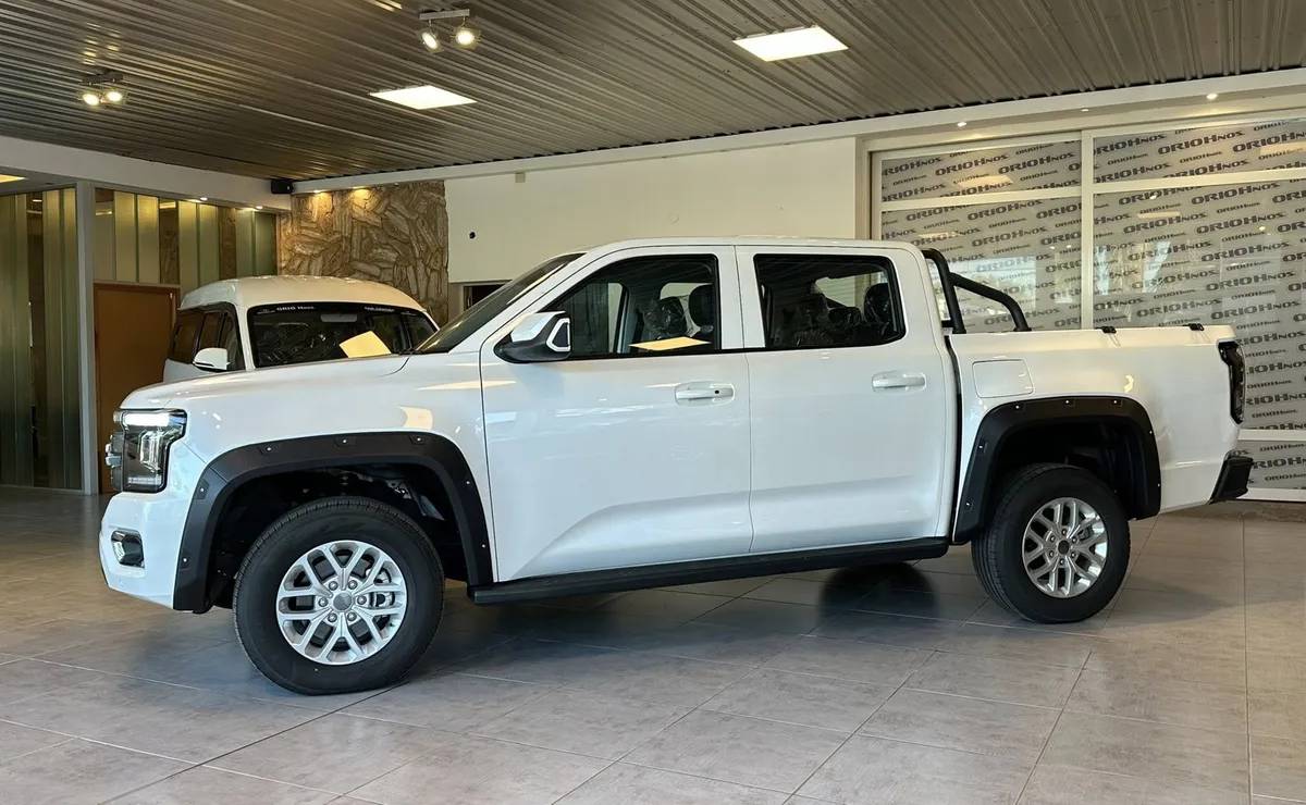 JMC Grand Avenue perfil