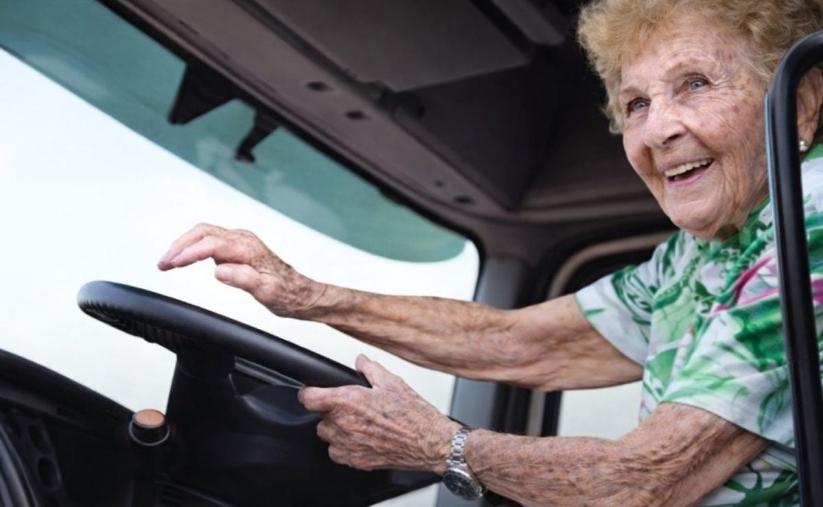 Adiós a la conductora de camiones más longeva del mundo 1 Proyecto nuevo 33