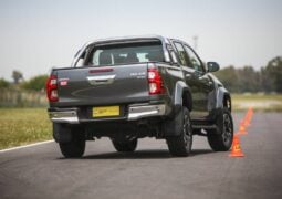Toyota Hilux en accion