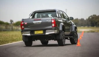 Toyota Hilux en accion