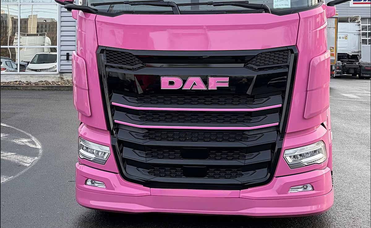 Barbie, de color rosa y único en su especie: ¿cómo es el camión más distinto? 1 DAF XG+, un camión barbie