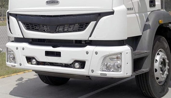 Nuevo Freightliner FL 360