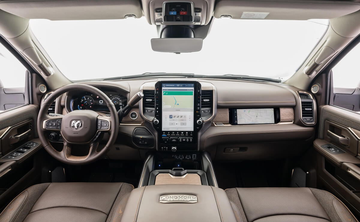 RAM renueva sus pick ups más grandes: ¿qué novedades traen? 4 Interior RAM 3500