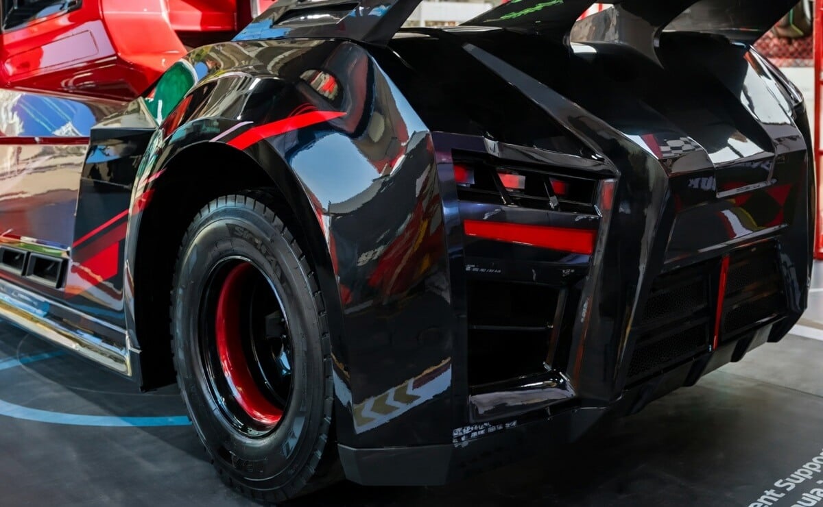 El camión de 800 CV que sorprendió en la Fórmula 1: ¿cómo rinde y qué ofrece? 1 Sitrak C9H, el camión que irrumpió en la Fórmula 1