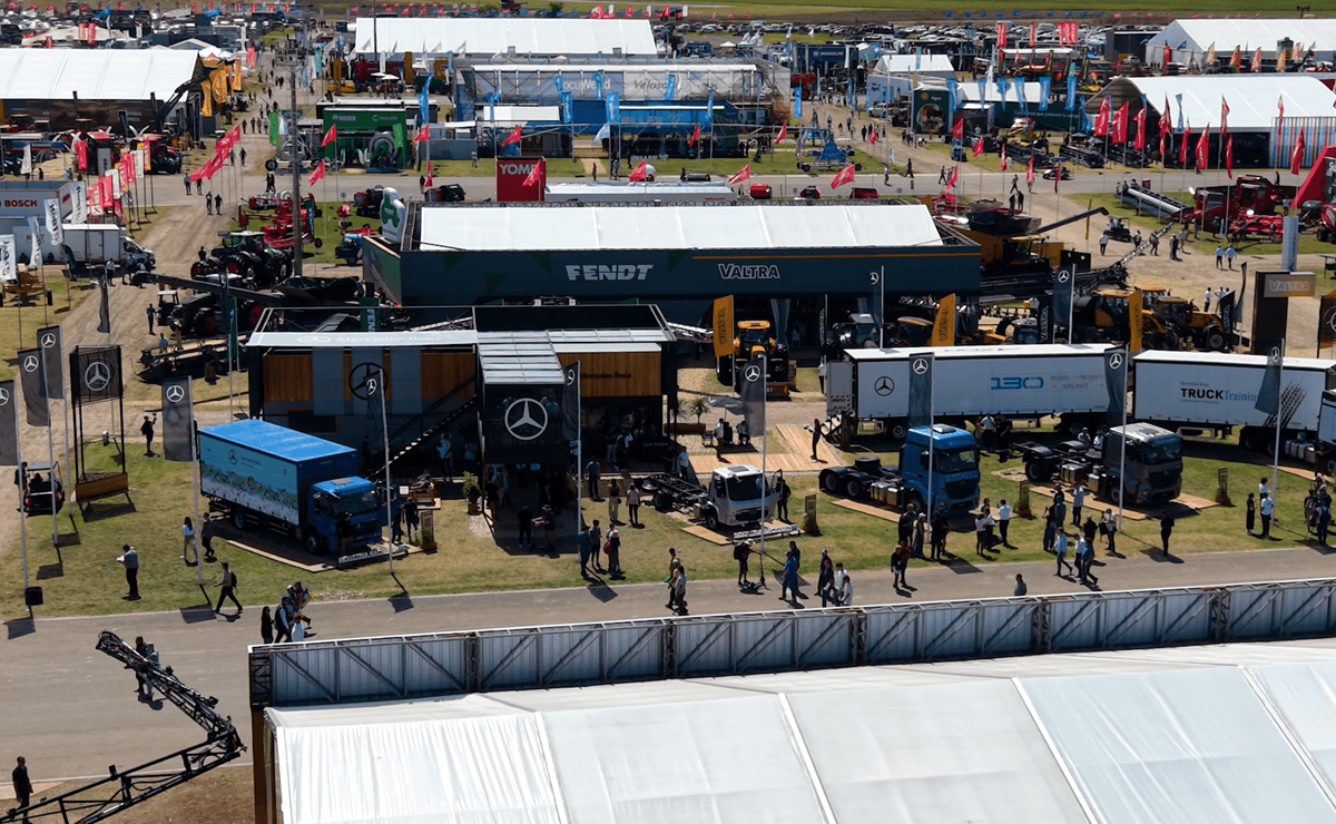 Stand de Mercedes-Benz en Expoagro 2026