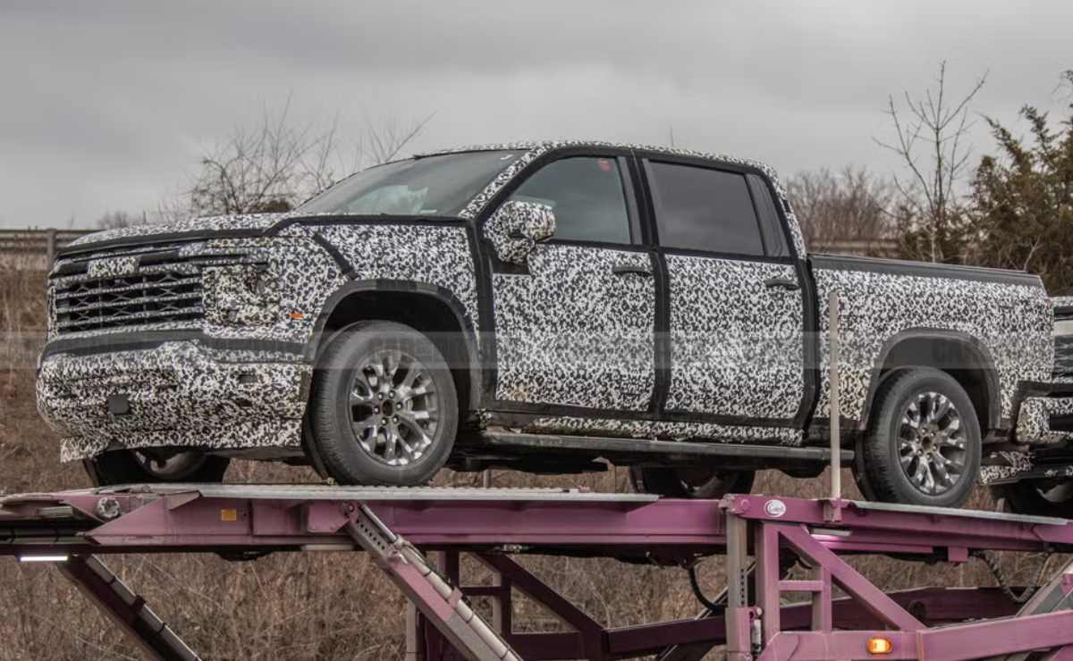 Motor V8 y 360 CV: Chevrolet ya prueba su nueva pick up para complicar a la Ford F-150 1 Chevrolet Silverado 2027