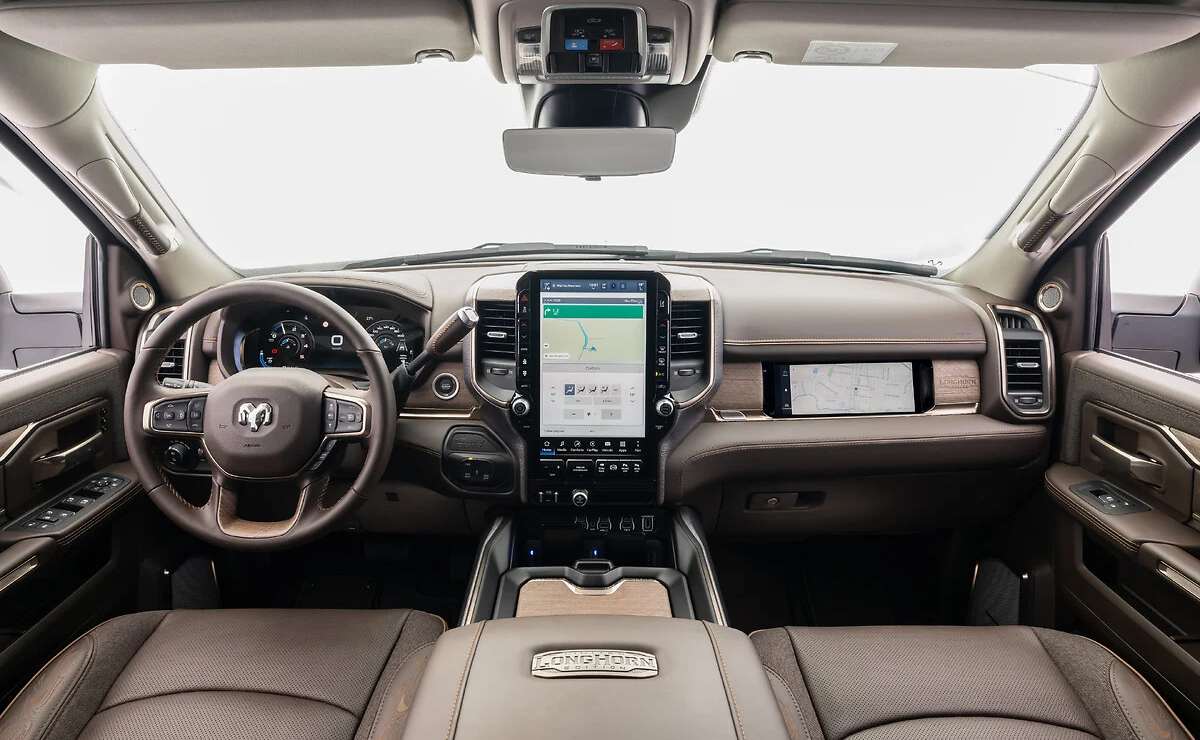 RAM 3500: la pick up más grande de la marca y ¿la más rentable? 4 Interior RAM 3500