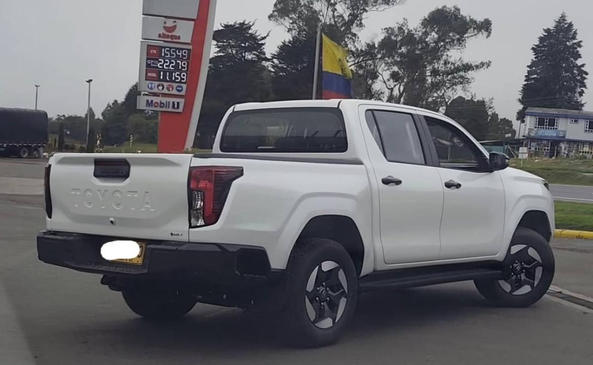 Toyota prueba la nueva Hilux en la región: ¿qué ofrece la ahora pick up eléctrica? 3 Nueva Toyota Hilux electrica