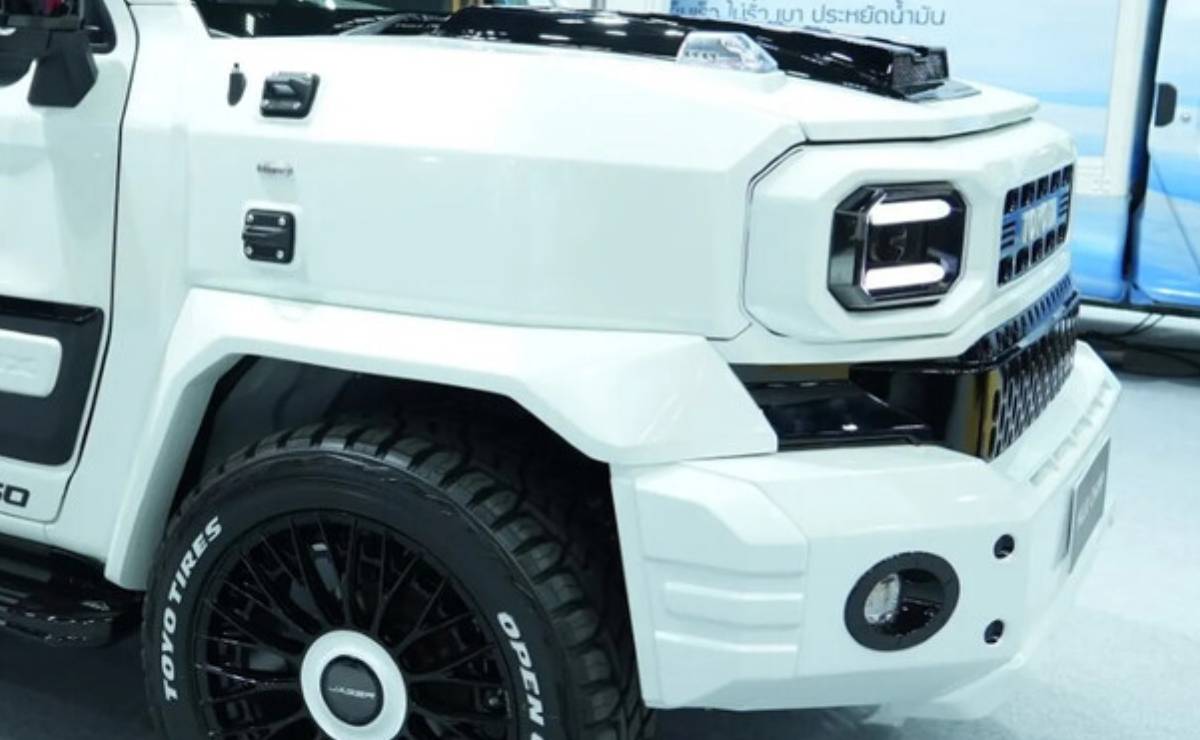 Toyota Hilux Champ Mercedes Clase G, la particular versión de la pick up
