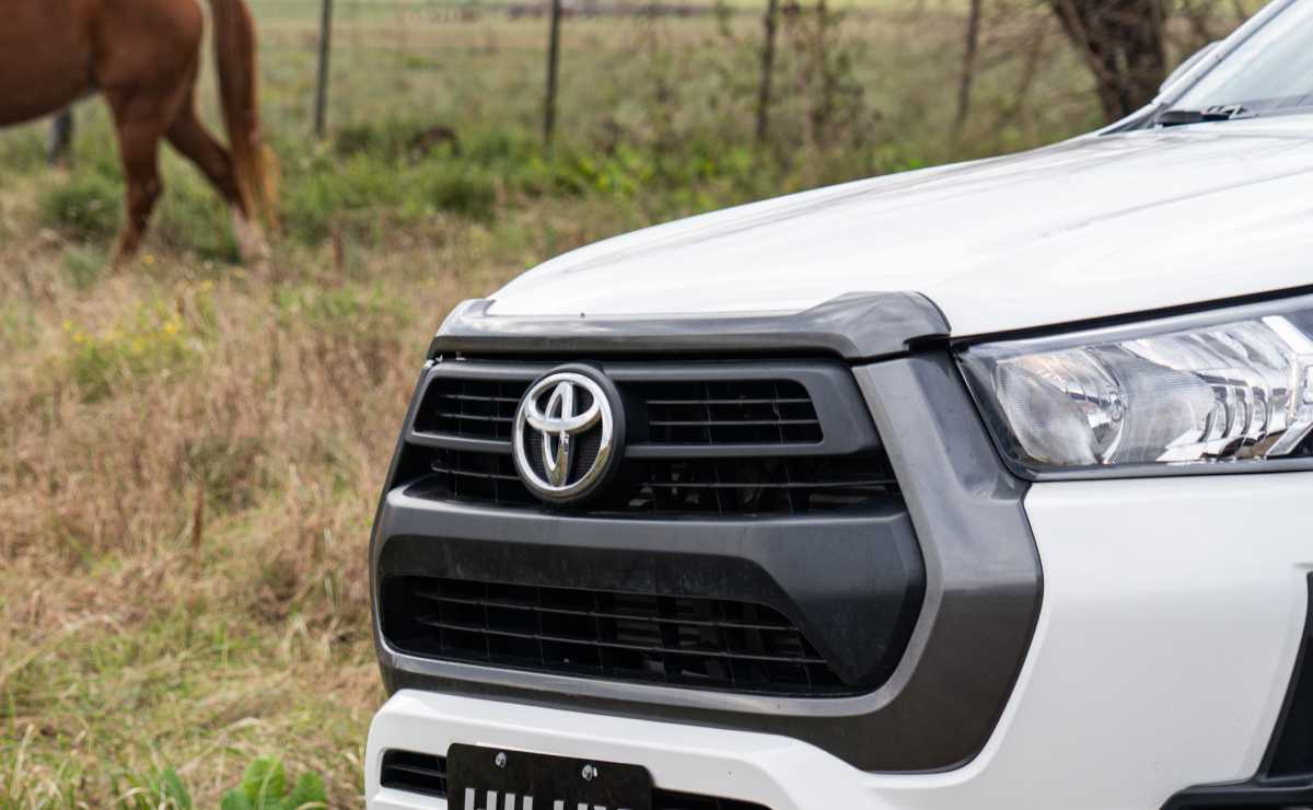 Toyota Hilux precio