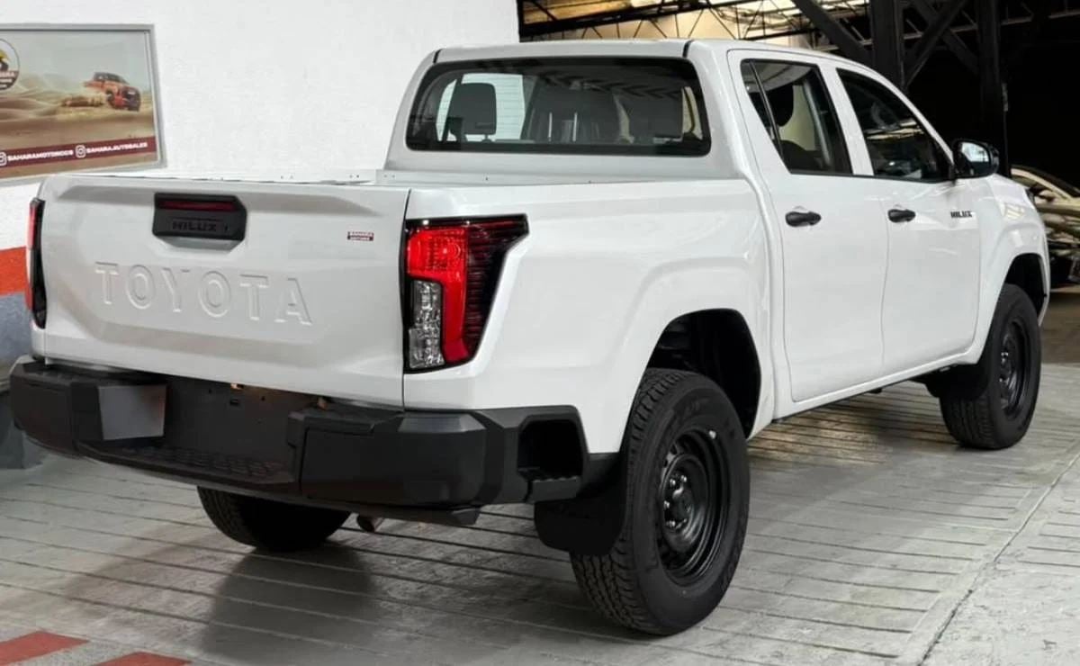 toyota hilux 2026 1