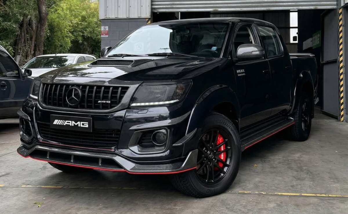 ¿Una Toyota Hilux AMG?: La versión inédita de la pick up más vendida que rompe todos los esquemas 3 toyota hilux amg 4