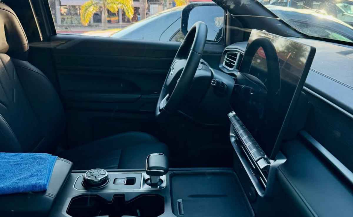 Chery Himla interior