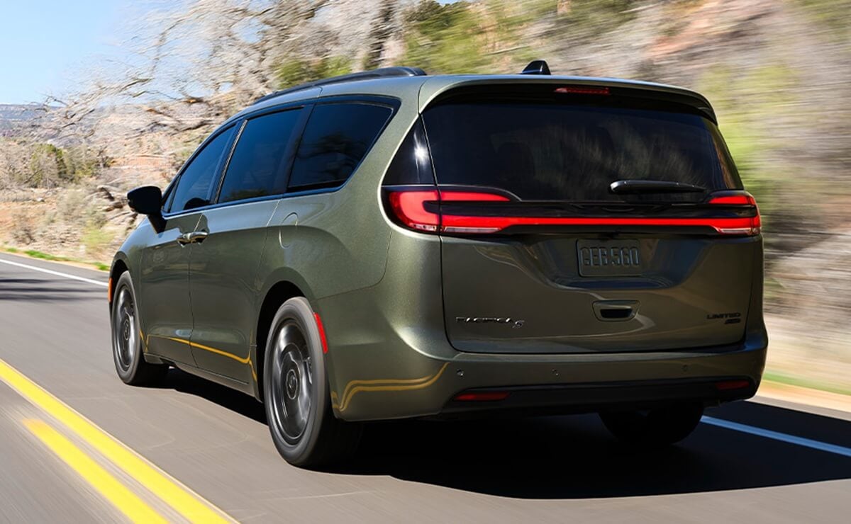 Chrysler Pacifica America250 2027 parte trasera