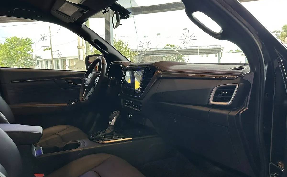 Isuzu D-Max, la pick up japonesa que vuelve para superar a Toyota Hilux: ¿qué cambios trae? 5 Isuzu D Max interior