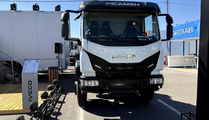 Nuevo Iveco Tector 8x4