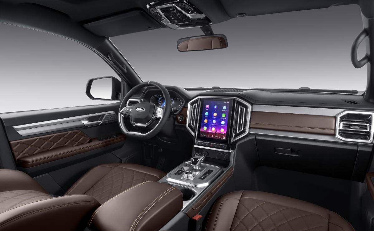 La pick up que compite contra Toyota Hilux y fue elegida como la más segura: ¿cuánto cuesta la JAC T9? 5 JAC T9 interior