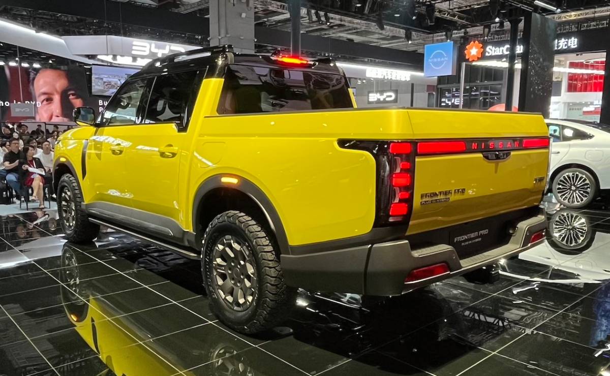Nissan Frontier Pro trasera