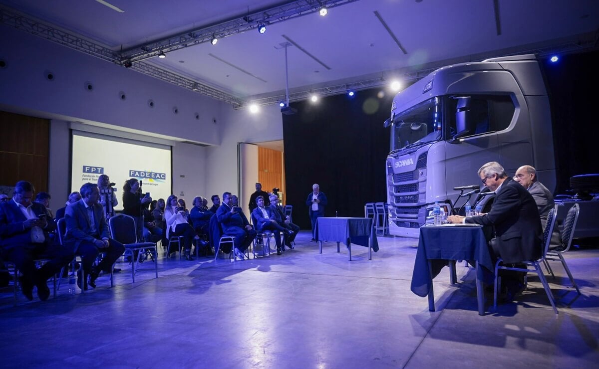 Scania y FPT renuevan su alianza para la formación profesional 2 Scania y FPT renuevan alianza
