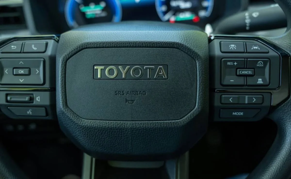 Nueva Toyota Hilux eléctrica: así es la pick up con 275 CV y hasta 380 km de autonomía 1 Toyota Hilux BEV, la nueva pick up eléctrica