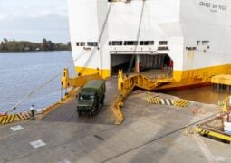 Entrega de las primeras unidades del camión Unimog U4000