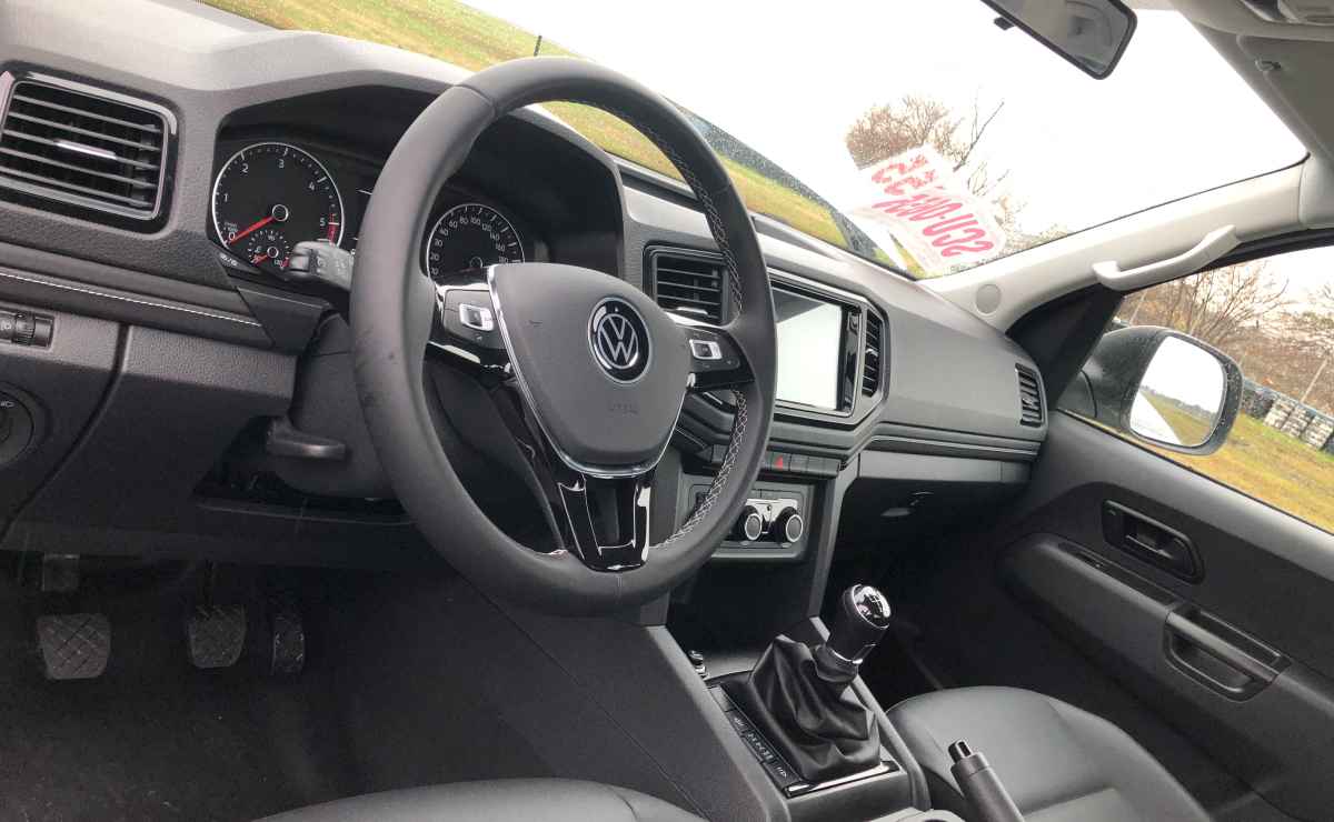 Volkswagen Amarok Trendline 4x4 interior