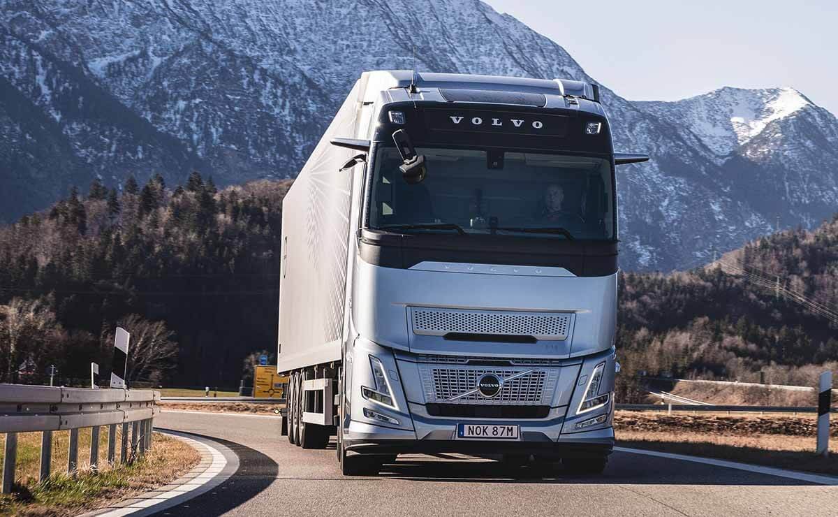 Volvo Trucks presenta una nueva plataforma: eficiencia superior y algo más 4 Volvo Trucks nueva plataforma de motores