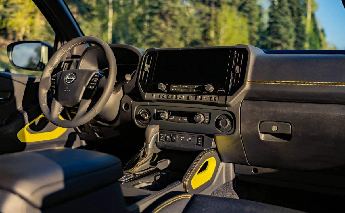 nissan frontier 2