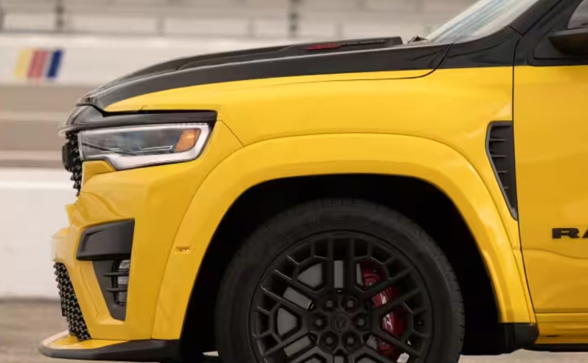 RAM resucita una leyenda V8 con 780 CV: así es la nueva pick up deportiva de la marca 1 ram 1500 rumble bee 7