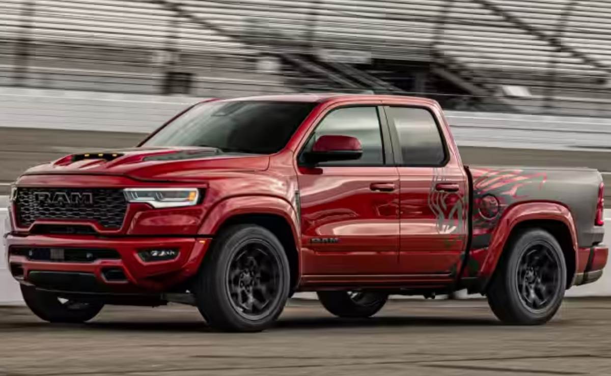 RAM resucita una leyenda V8 con 780 CV: así es la nueva pick up deportiva de la marca 6 ram 1500 rumble bee 8