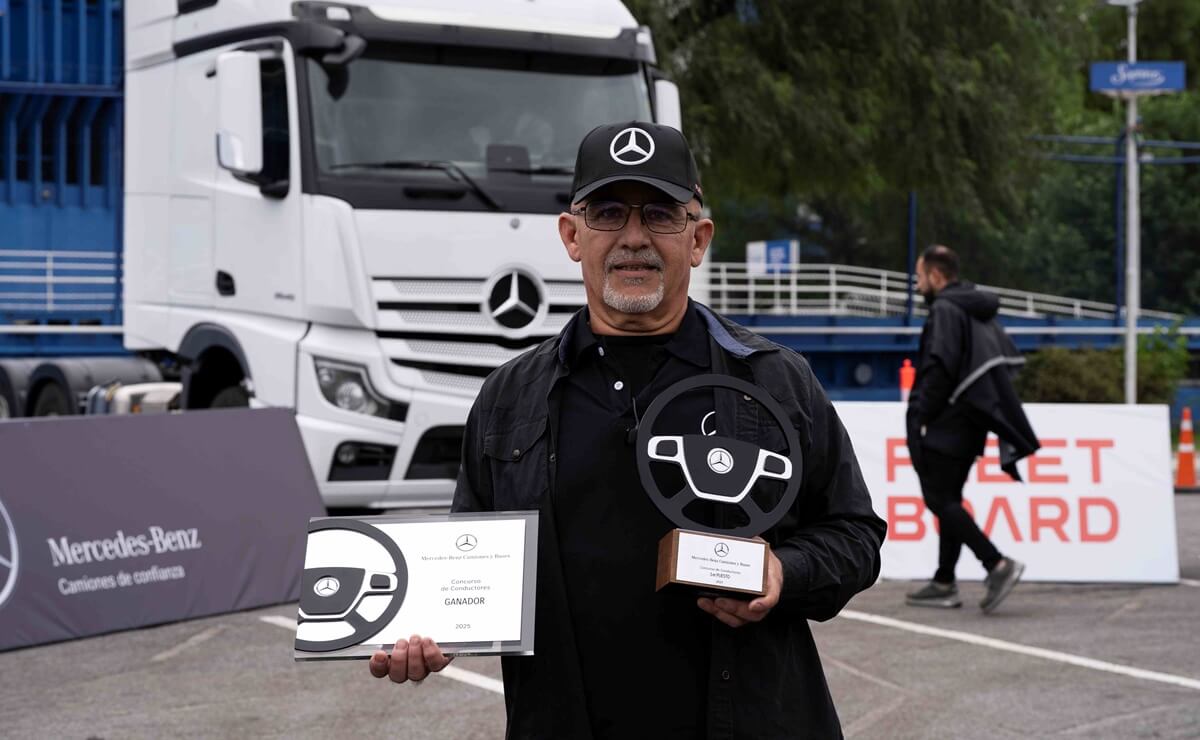 Cristian Martinez premo al mejor conductor del camion Actros en el pais 2025jpg