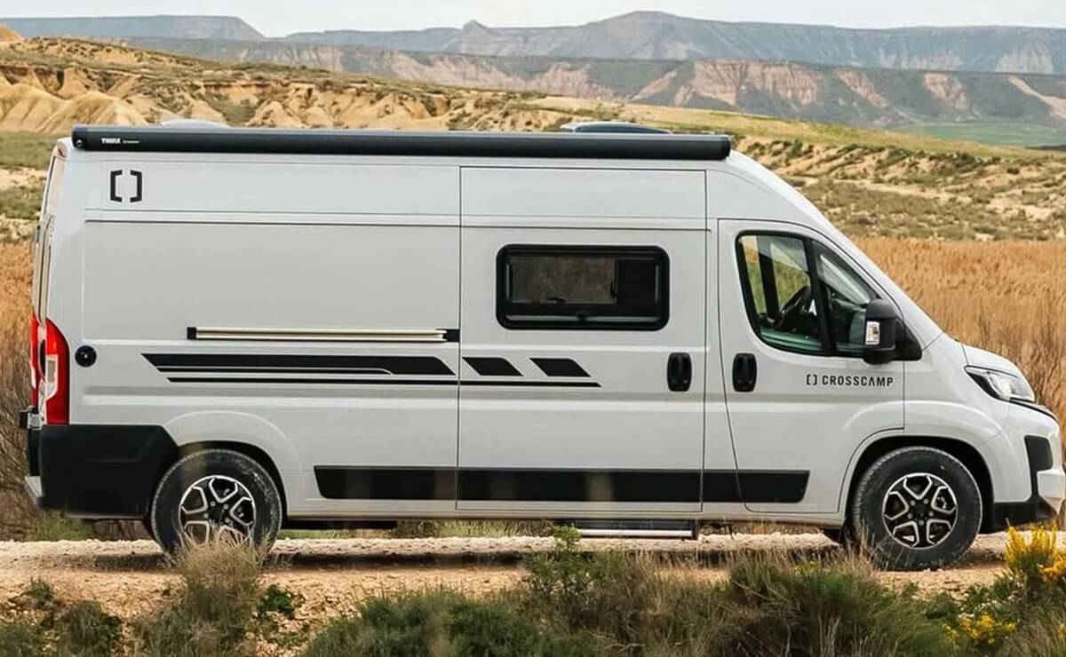 Base de Peugeot Boxer y 5 versiones: la nueva camper pensada para todo público 1 Crosscamp ELMNT, con base de Peugeot Boxer