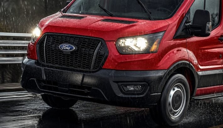 Las dos nuevas versiones de la Ford Transit 2026