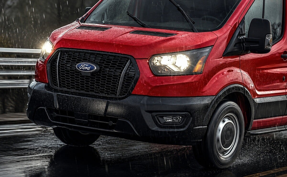 Las dos nuevas versiones de la Ford Transit 2026