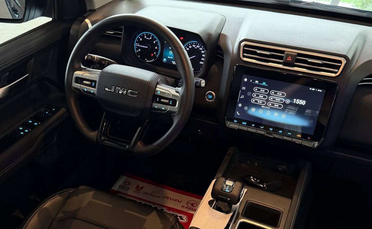 JMC Grand Avenue interior