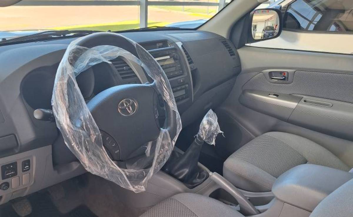 Esta Toyota Hilux es de 2010 y se vende como una pick up 0 km: así se encuentra 4 Toyota Hilux de 2010