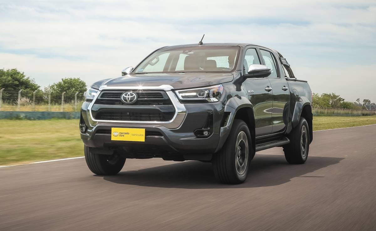Las 5 pick ups más vendidas: ¿qué tienen y por qué son las líderes? 2 Toyota Hilux pick up mediana 1