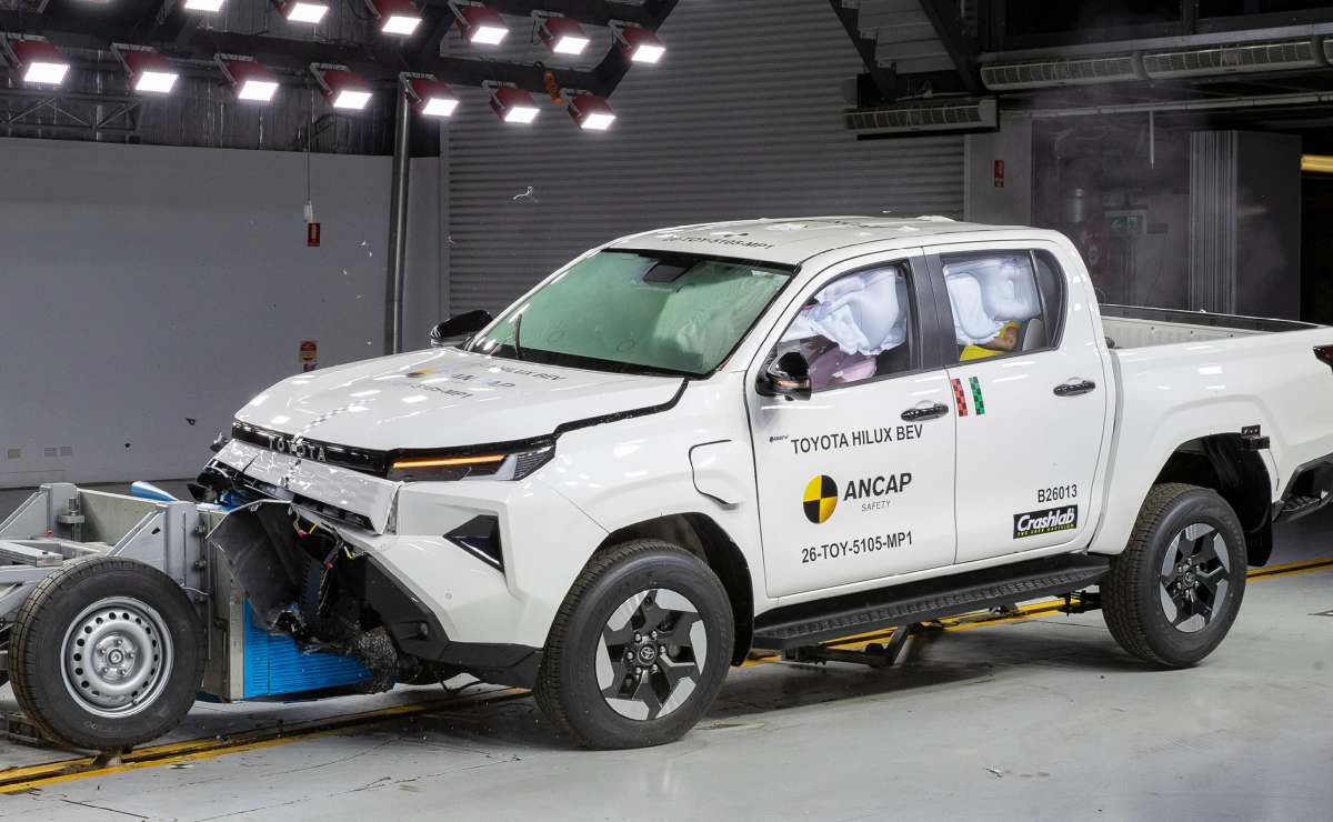 toyota hilux 2026 14