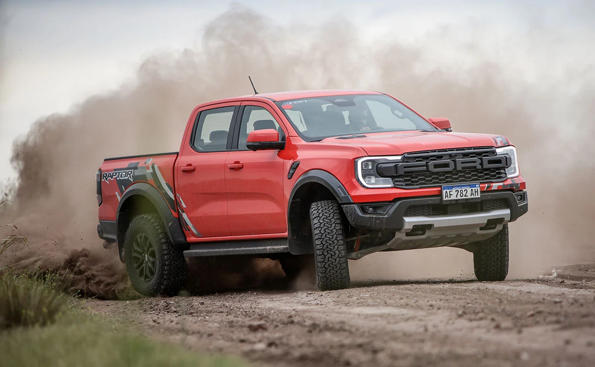 Ford Ranger vs Ranger Raptor: ¿qué diferencias tienen las pick up y cuál conviene? 3 Ford Ranger Raptor