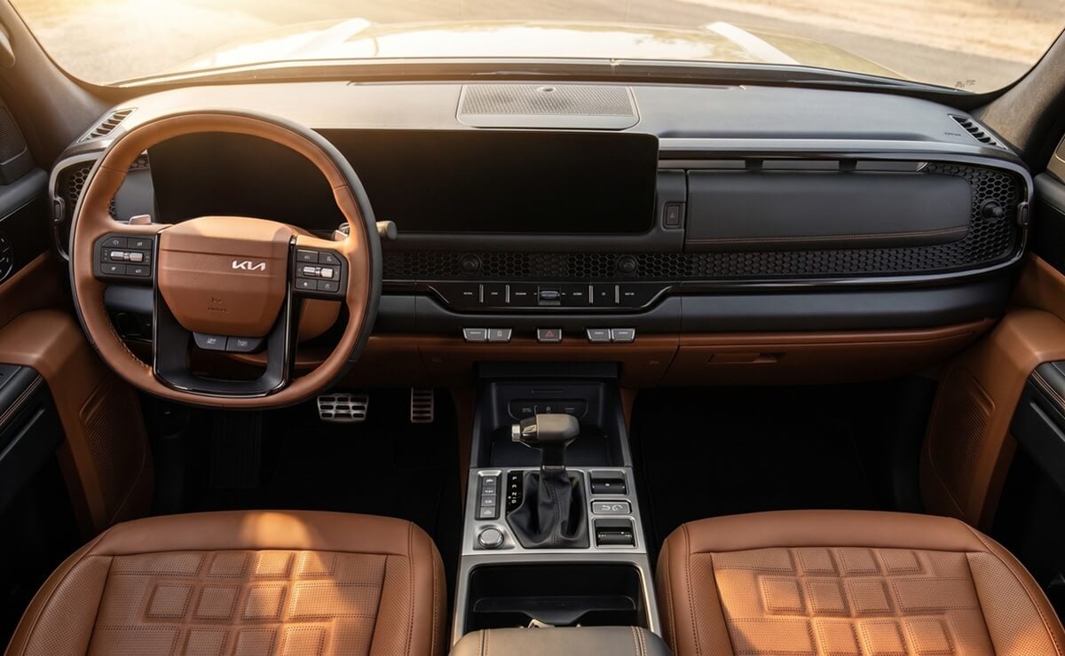 La Kia Tasman desembarca en Argentina: así es la pick up que competirá contra Toyota Hilux 4 Kia Tasman interior
