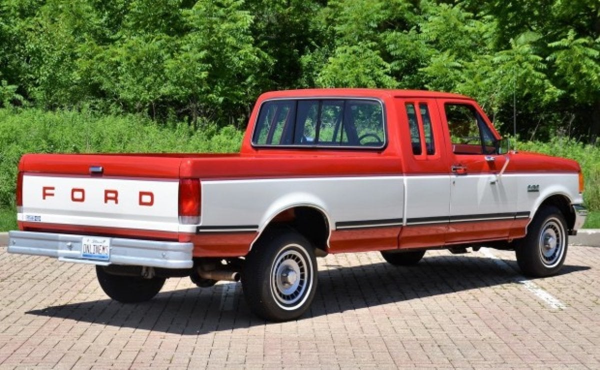 De 1987, pero como una 0 km: esta Ford F-150 sorprende al mundo 3 ford f 150 supercab 19872